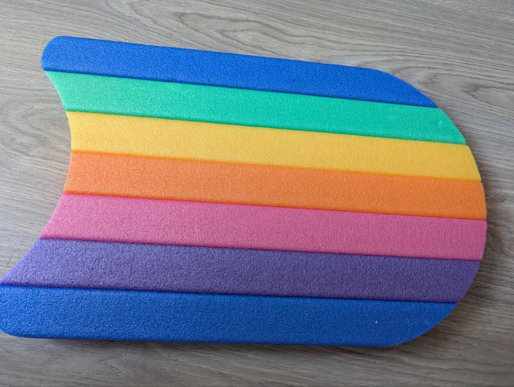 Kleurrijk zwemplankje voor kinderen - Zo goed als nieuw, Kinderen en Baby's, Ophalen of Verzenden, Zo goed als nieuw