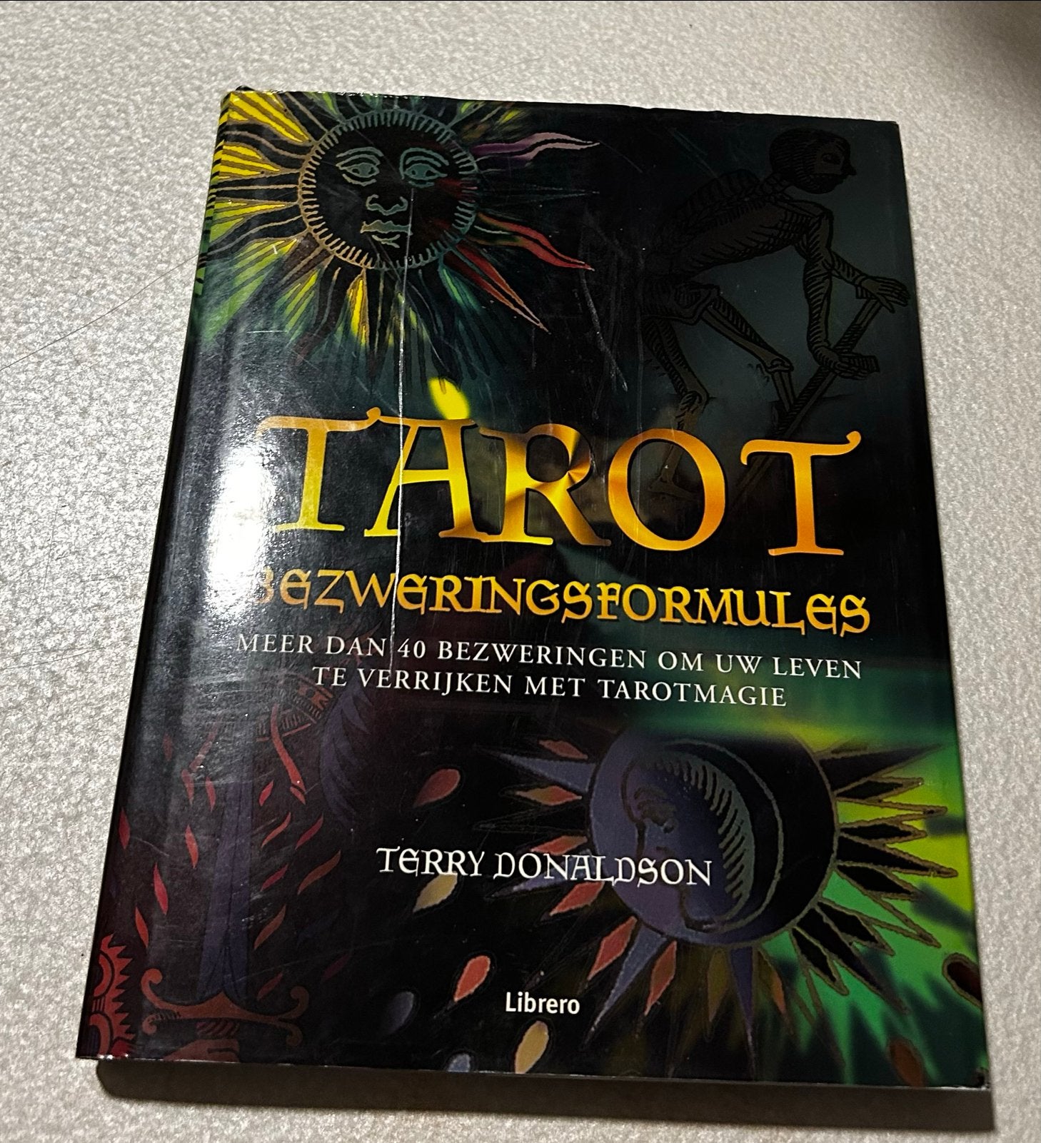 Tarot Bezweringsformules: Meer dan 40 bezweringen, Verzenden, Zo goed als nieuw, Tarot of Kaarten leggen, Instructieboek
