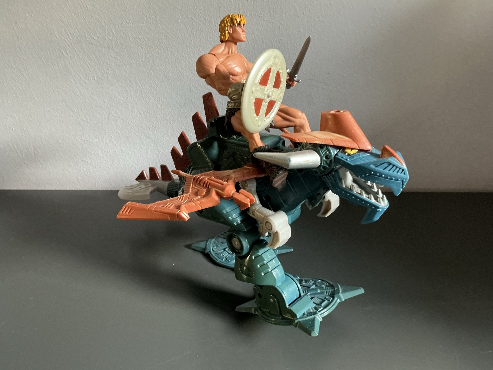 He-Man en Battle Raptor actiefiguur - Masters of the Univers, Ophalen of Verzenden, Zo goed als nieuw