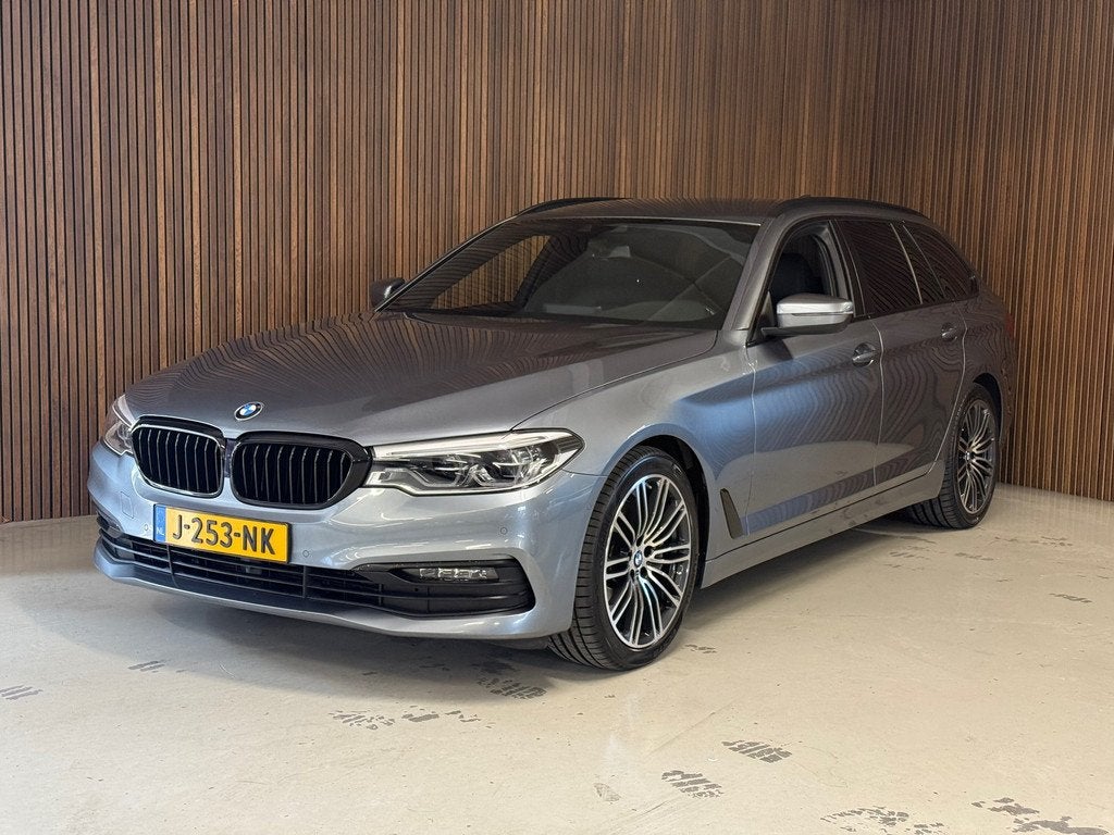 BMW 5-serie Touring 540d xDrive High Executive, Auto's, BMW, Automaat, Gebruikt, 2993 cc, 2000 kg