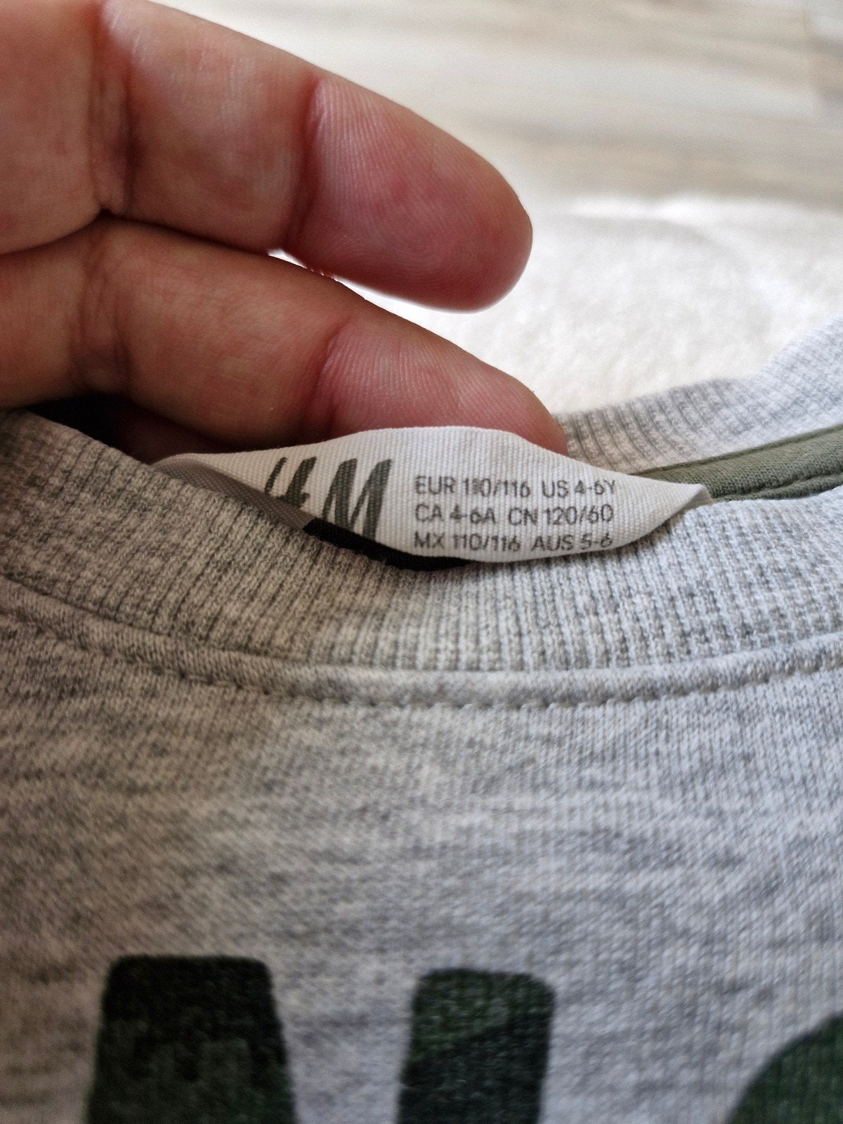 Grijze dinos are forever trui maat 110-116, Trui of Vest, H&M, Onbekend, Ophalen of Verzenden