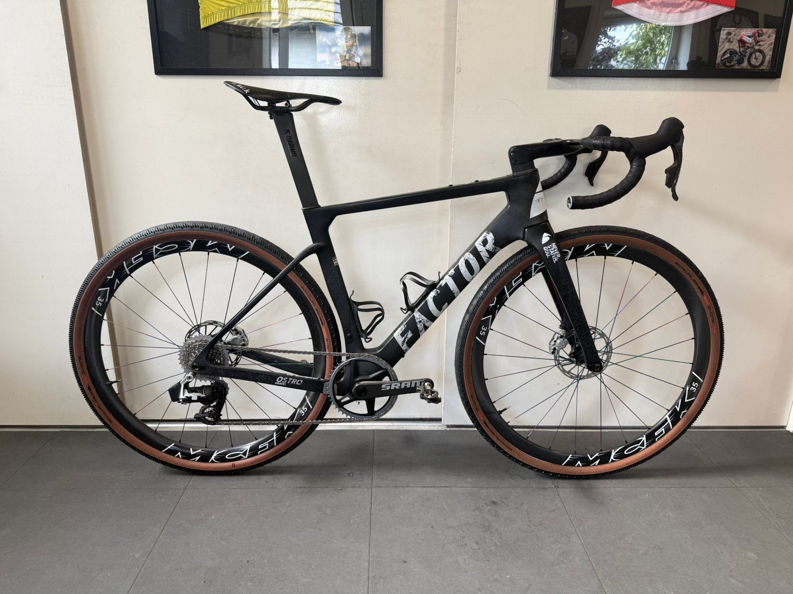 Factor Ostro Gravel 54cm. Sram Red. Darimo. MCFK., 28 inch, Carbon, 10 tot 15 versnellingen, Zo goed als nieuw