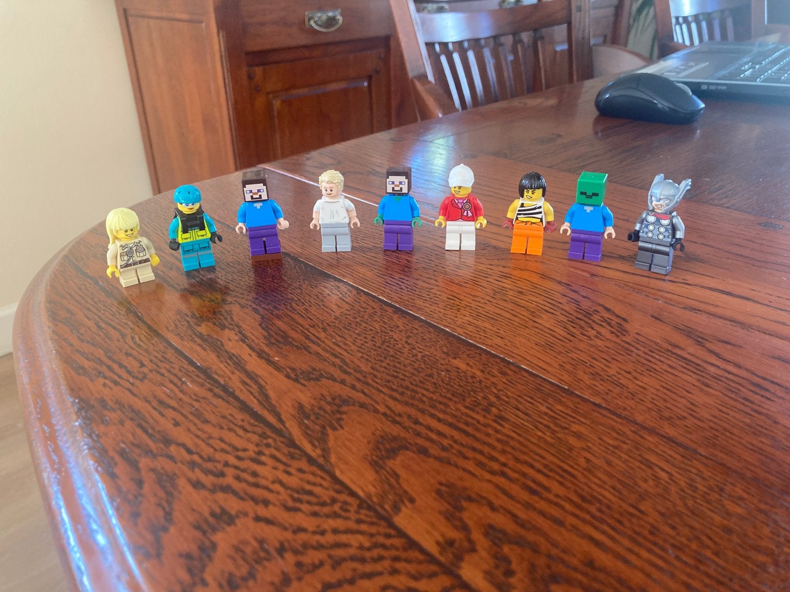 9 lego poppetjes, Ophalen of Verzenden, Zo goed als nieuw, Minifiguur, Lego