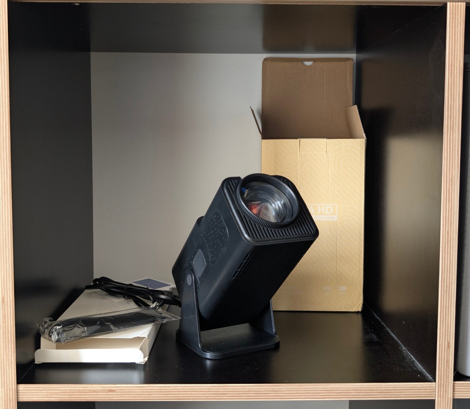 HY320 Projector 1080p Native met Ingebouwde Apps en WiFi, Ophalen of Verzenden, Zo goed als nieuw, Full HD (1080)