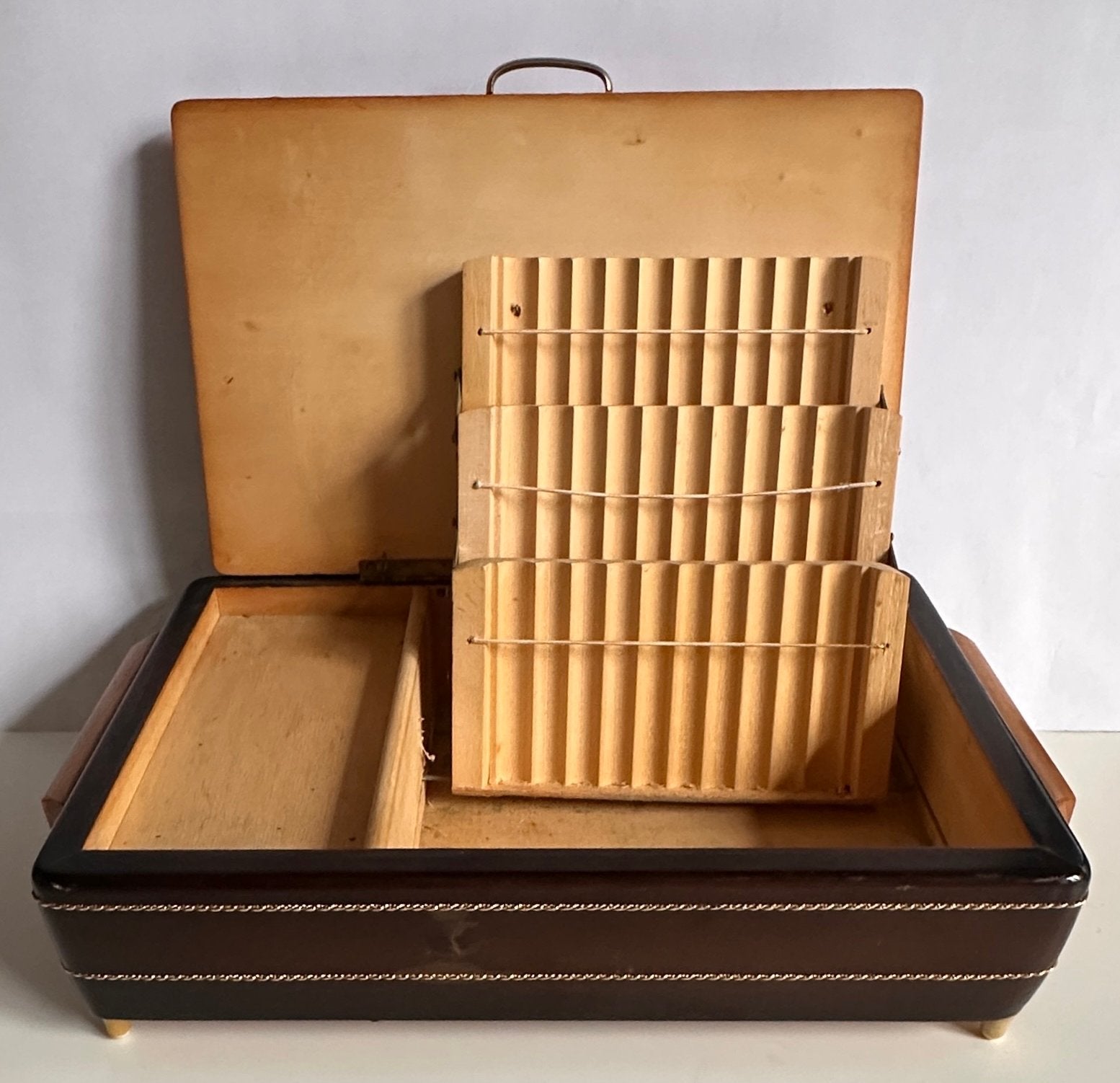 Vintage Muziekdoos Sigaretten/Sigarendoos, Ophalen