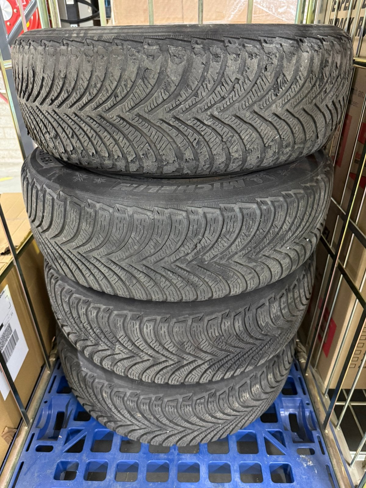 Winterbanden op velg Peugeot 208 185 65 15, Ophalen, 15 inch, Banden en Velgen, 185 mm