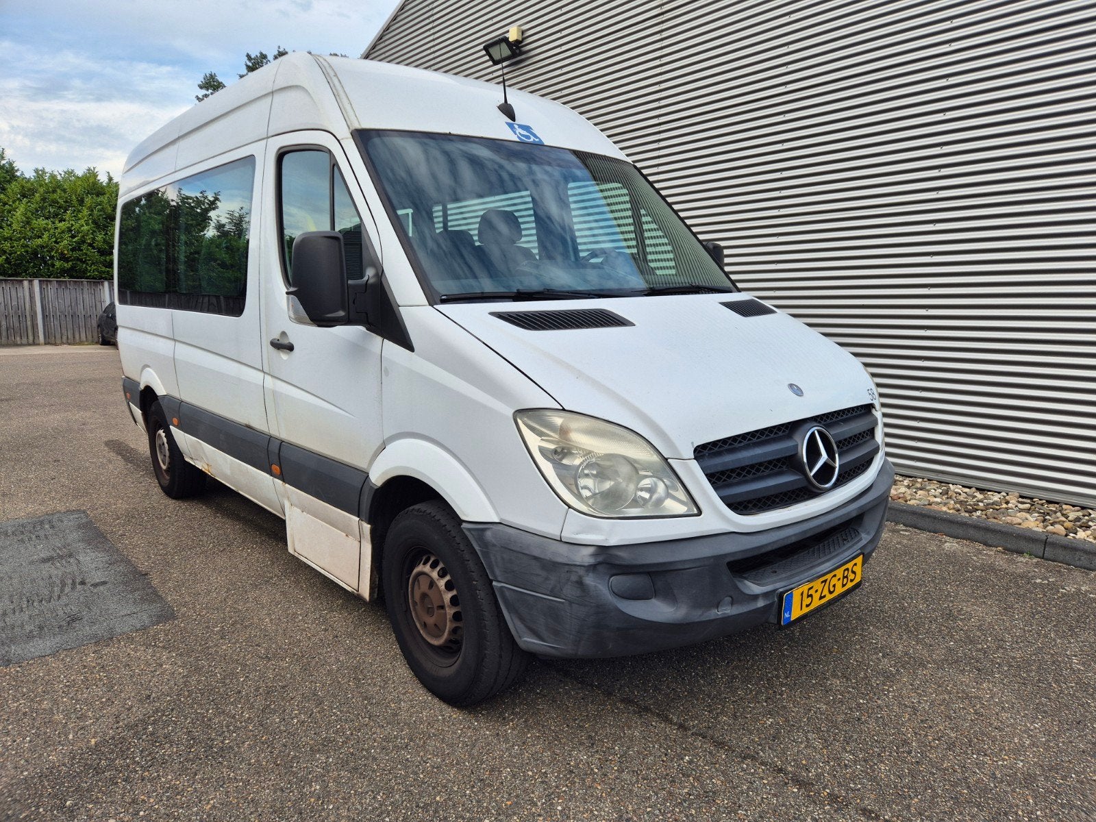 Mercedes-Benz Sprinter Rolstoelbus personenbus AUT 2008 Wit, Auto's, Automaat, 2526 kg, Achterwielaandrijving, 2000 kg