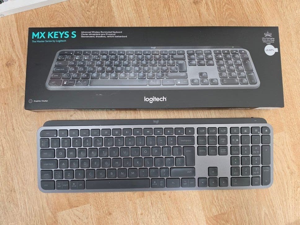 Logitech MX Keys S Grafiet Draadloos Toetsenbord, Computers en Software, Toetsenborden, Ophalen, Logitech, Nieuw, Ergonomisch