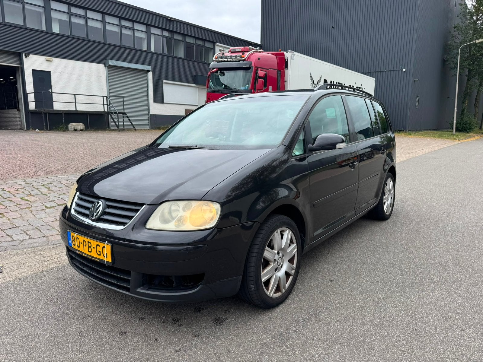 Volkswagen Touran 1.9 TDI Trendline Airco/Trekhaak/6 bak, Auto's, Volkswagen, Zwart, 4 cilinders, 100 pk, Zwart