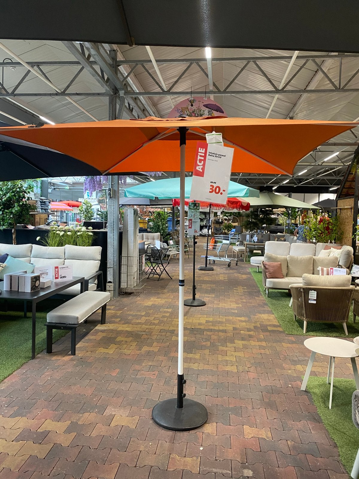Intratuin Parasol Bahia 2x2m / D270cm geel & Oranje - Nieuw, Ophalen, Nieuw, 1 tot 2 meter, Stokparasol