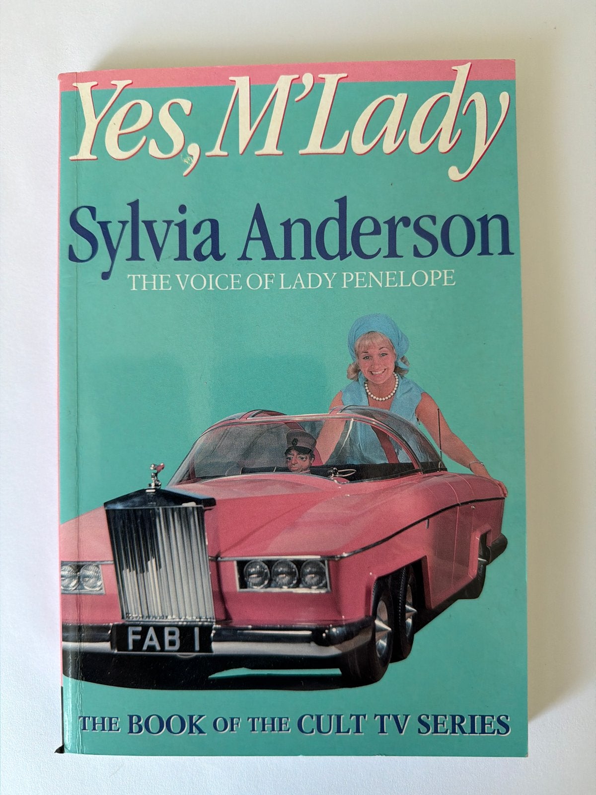 Yes, M'Lady - Sylvia Anderson (Thunderbirds), Boeken, Ophalen of Verzenden, Zo goed als nieuw, Tv-serie