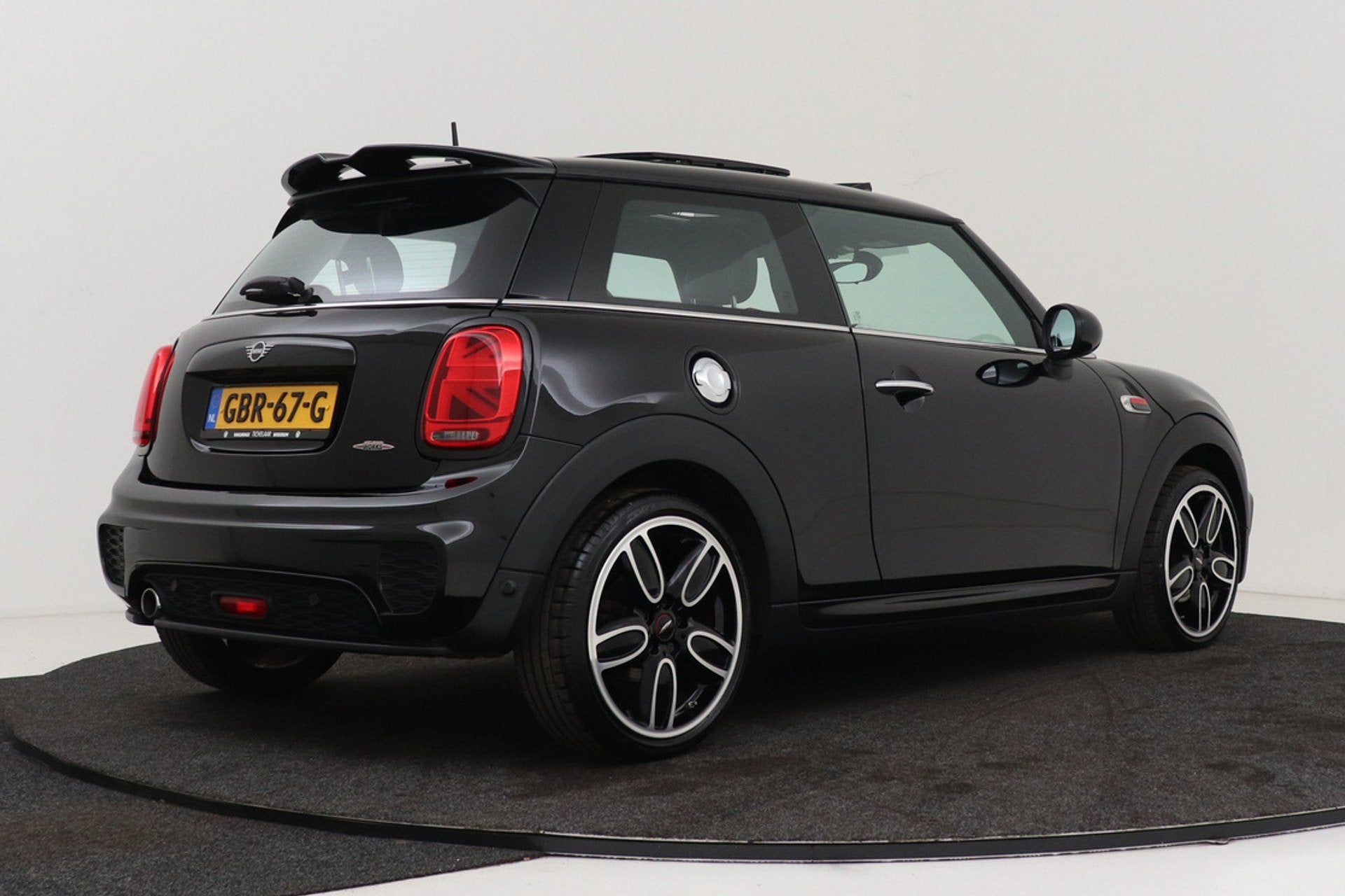 Mini 3-Deurs 1.5 Cooper Chili | JCW Pakket | Panoramadak | C, Auto's, Mini, Voorwielaandrijving, 136 pk, Gebruikt, 4 stoelen