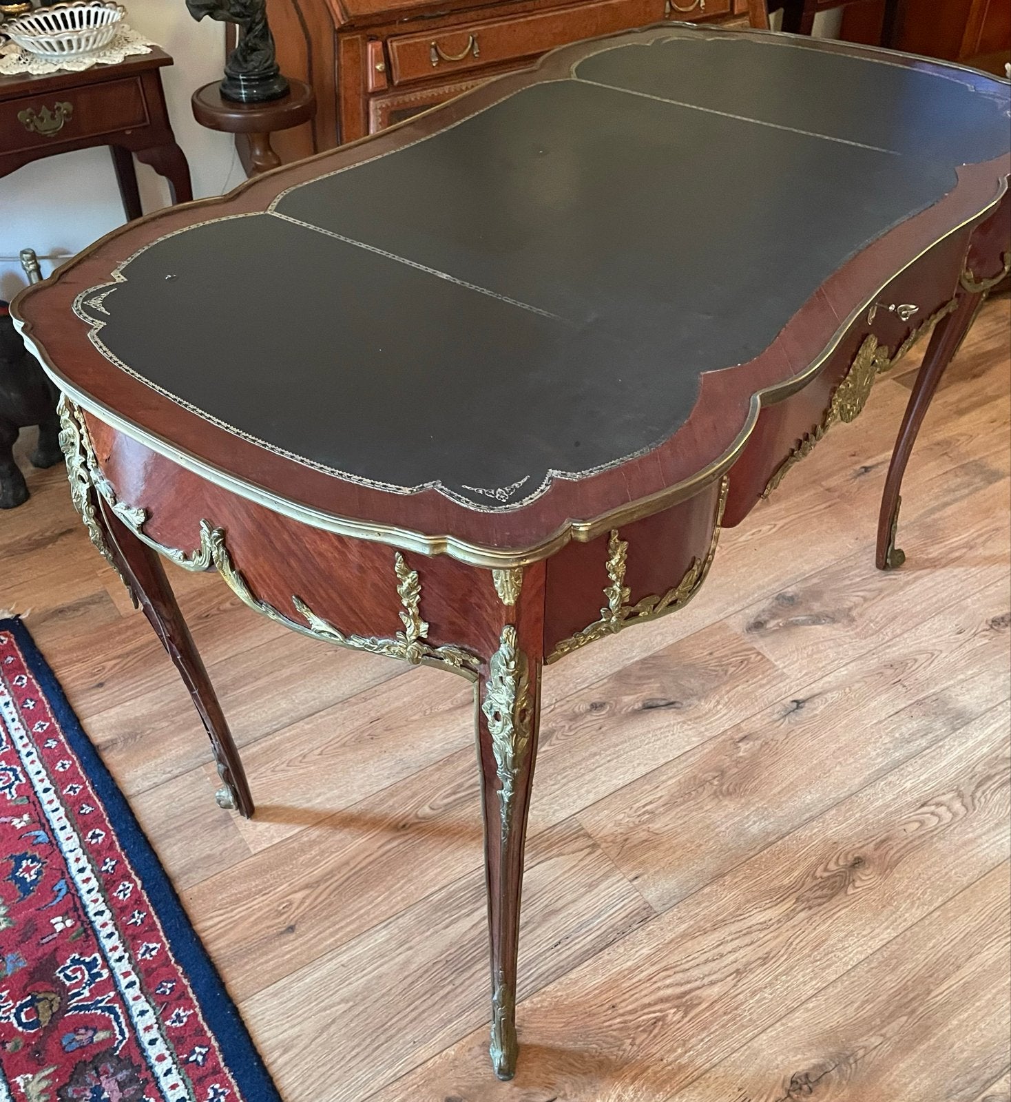 Antiek Frans Bureau met Leer Inleg en Bronzen Ornamenten, Antiek en Kunst, Ophalen