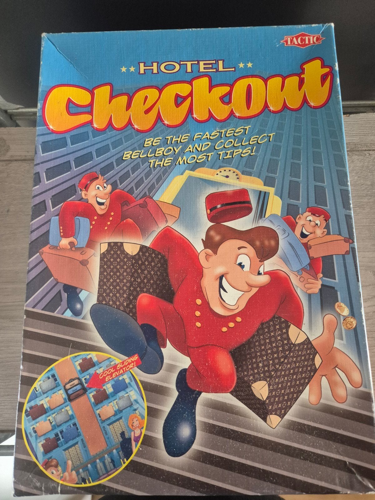 Hotel checkout, Hobby en Vrije tijd, Gezelschapsspellen | Bordspellen, Ophalen of Verzenden, Zo goed als nieuw, Tactic Games