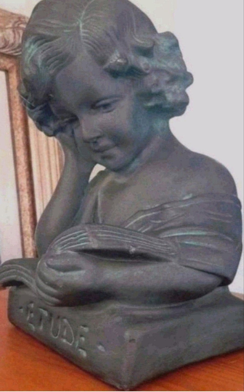 Prachtig vintage beeldje van een lezend meisje, getiteld ', Ophalen of Verzenden