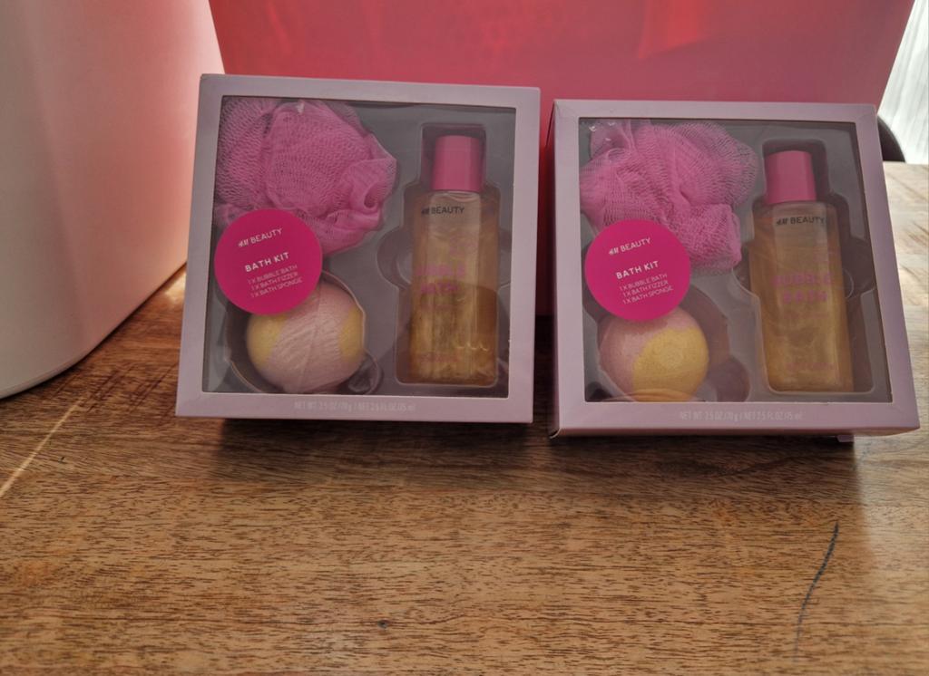 2x H&M geschenkset/doucheset, Verzenden, Nieuw