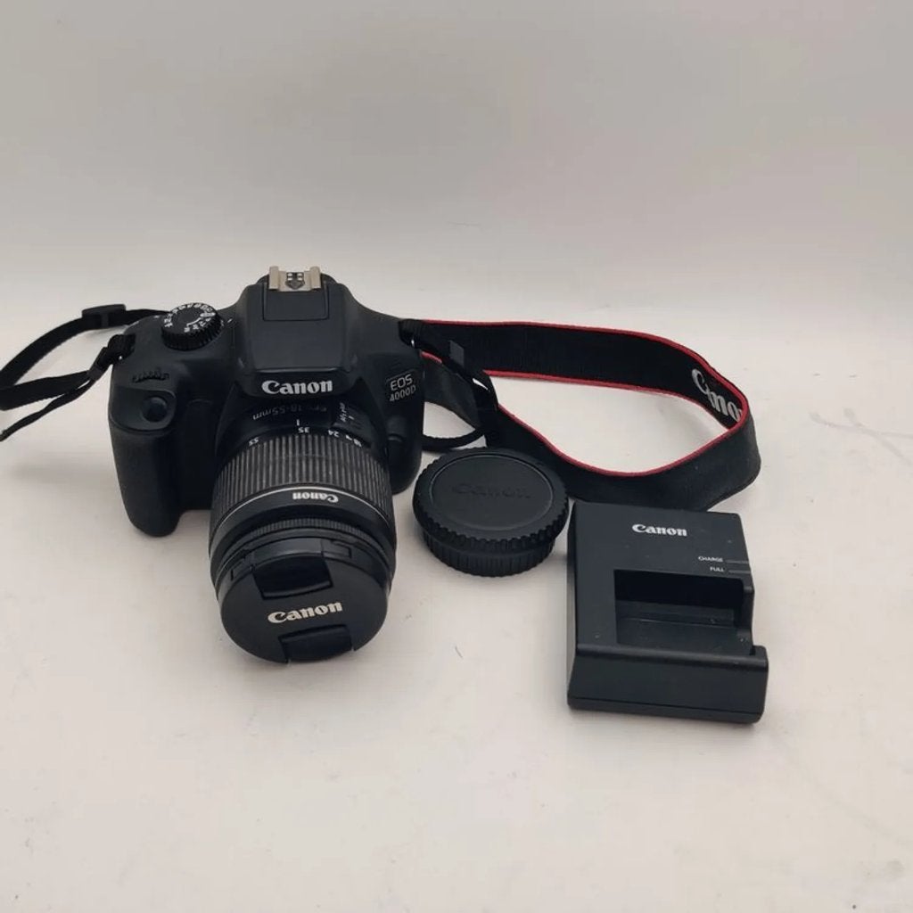 Canon EOS 4000D + 18-55mm Kitlens met accu en lader €289.99, C, Canon, C, Ophalen of Verzenden