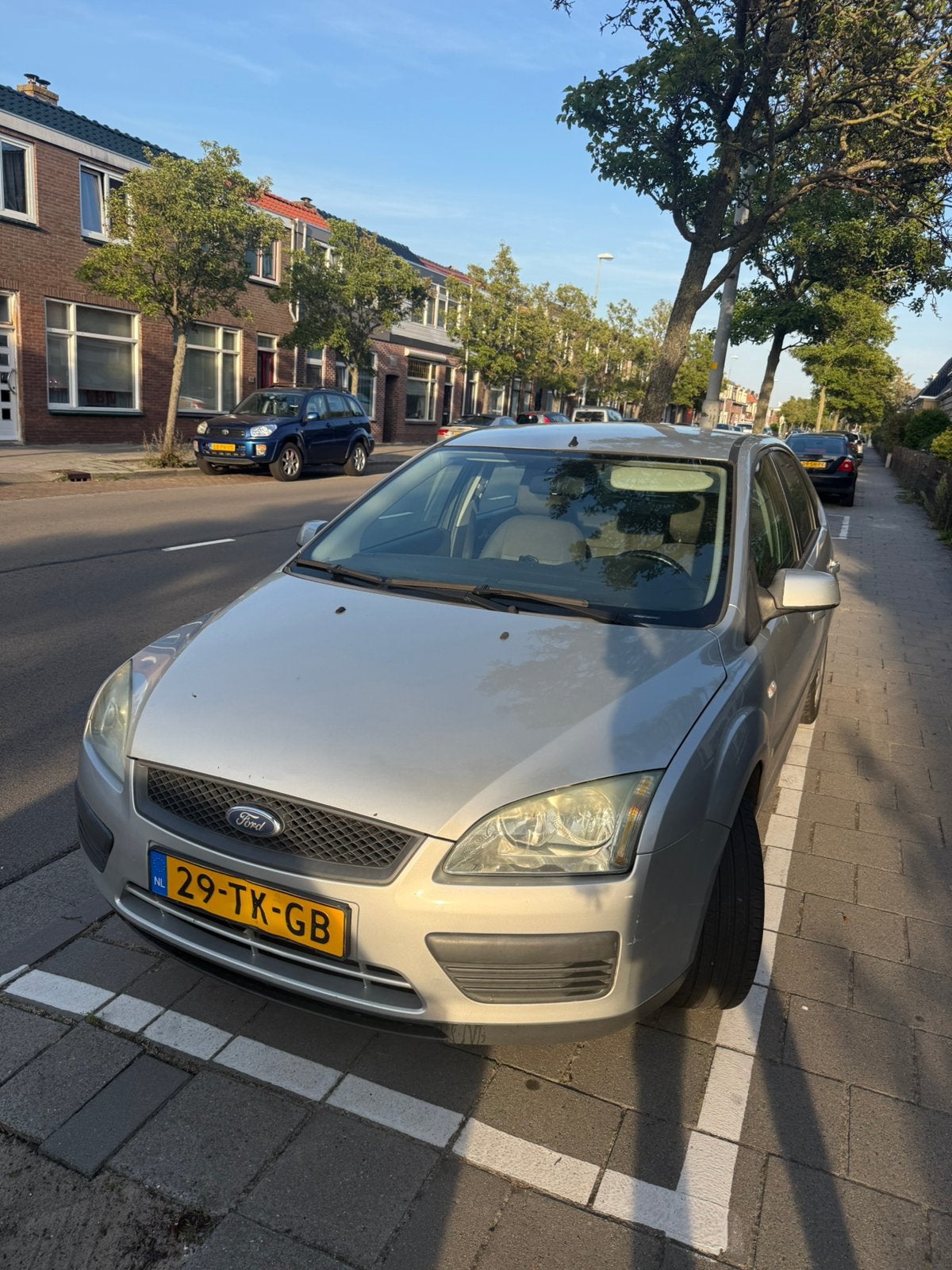 Ford Focus 1.4 59KW 5D 2006 Grijs, Auto's, Ford, 15 km/l, 1147 kg, 4 cilinders, 620 kg