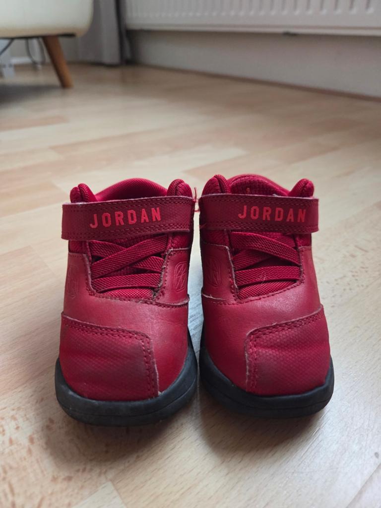 Jordan sneakers maat 22 - unisex, Schoentjes, Jongetje of Meisje, Ophalen of Verzenden, Zo goed als nieuw