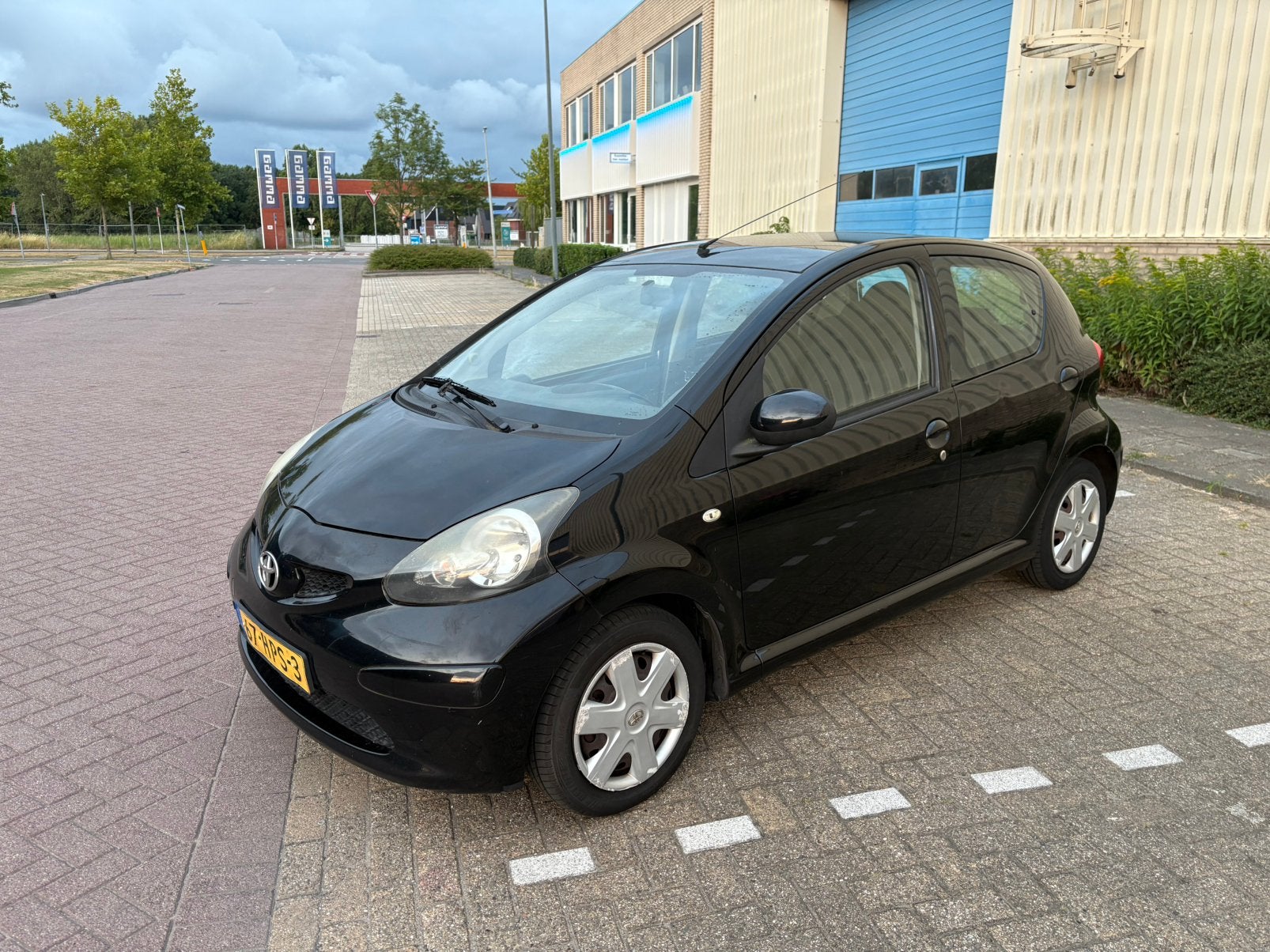 Toyota Aygo 1.0 12V Vvt-i 5DRS 2009 Zwart, Auto's, Voorwielaandrijving, 4 stoelen, Origineel Nederlands, Handgeschakeld