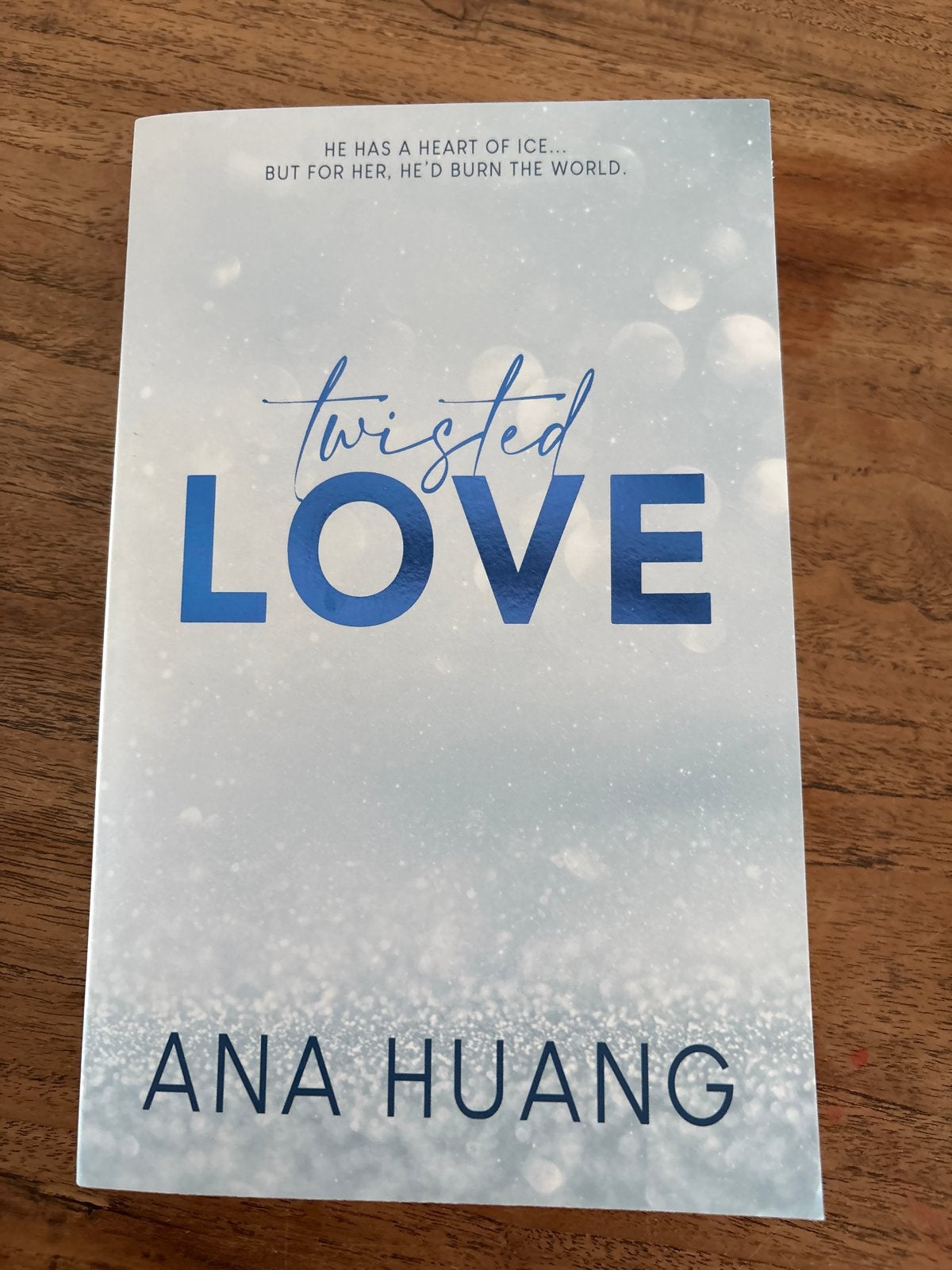 Twisted Love - Ana Huang (Zo goed als nieuw), Boeken, Romans, Ophalen of Verzenden, Zo goed als nieuw, Nederland