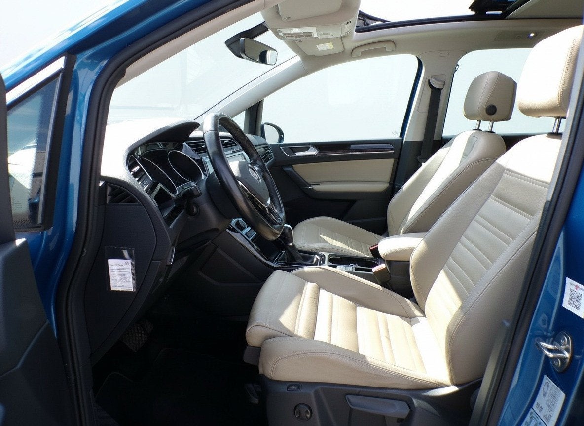Volkswagen Touran 1.4 TSI Highline Business R 7p|Pano|ACC, Gebruikt, 4 cilinders, 150 pk, Blauw