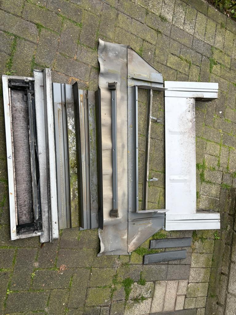 Velux, Gebruikt, Raamkozijn, 75 tot 150 cm, Hout