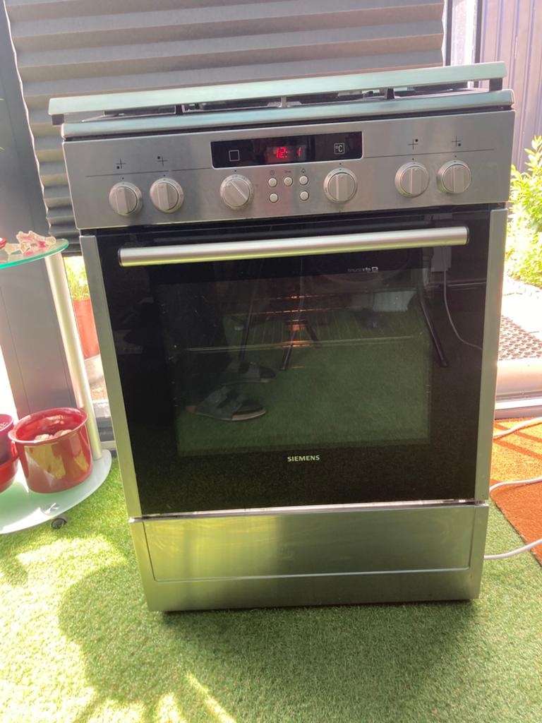 RVS SIEMENS GASFORNUIS HETELUCHT OVEN/WOK BRANDER, Witgoed en Apparatuur, Fornuizen, Ophalen, Warmhoudplaat, 4 kookzones, Zo goed als nieuw