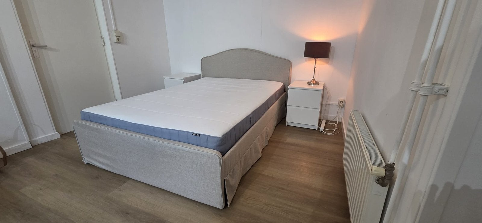 Bed + matras, Ophalen, Tweepersoons, 140 cm, Zo goed als nieuw