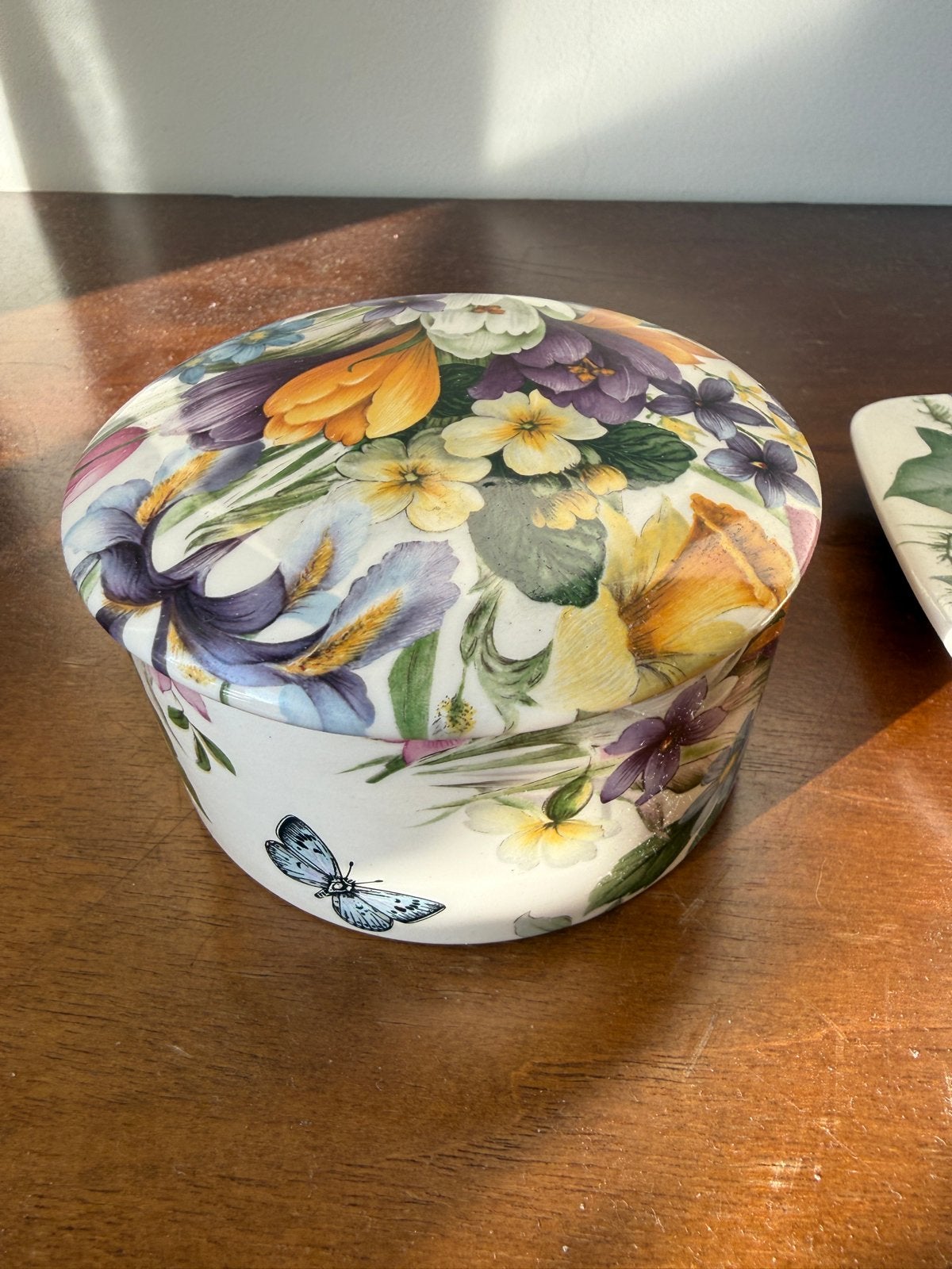 Bloomers by Wayman Ceramics set: doos, zeepbakje, beker, Antiek en Kunst, Ophalen