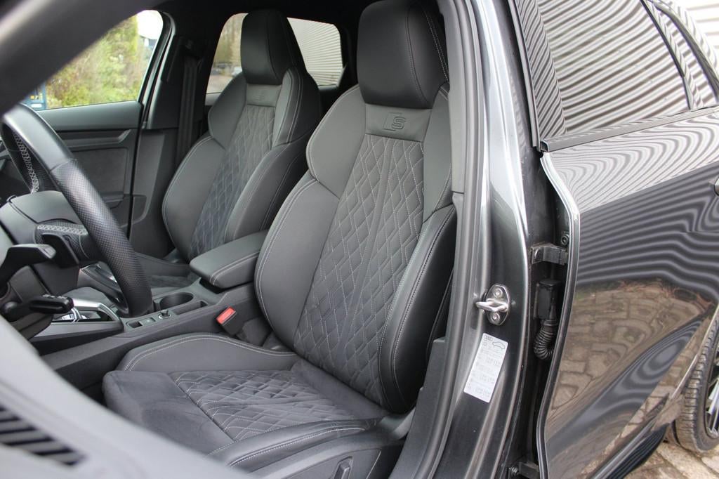 Audi A3 Sportback 40 TFSIe | 3x S-Line | Panoramadak | RS Ze, Zwart, 4 cilinders, Origineel Nederlands, Nieuw