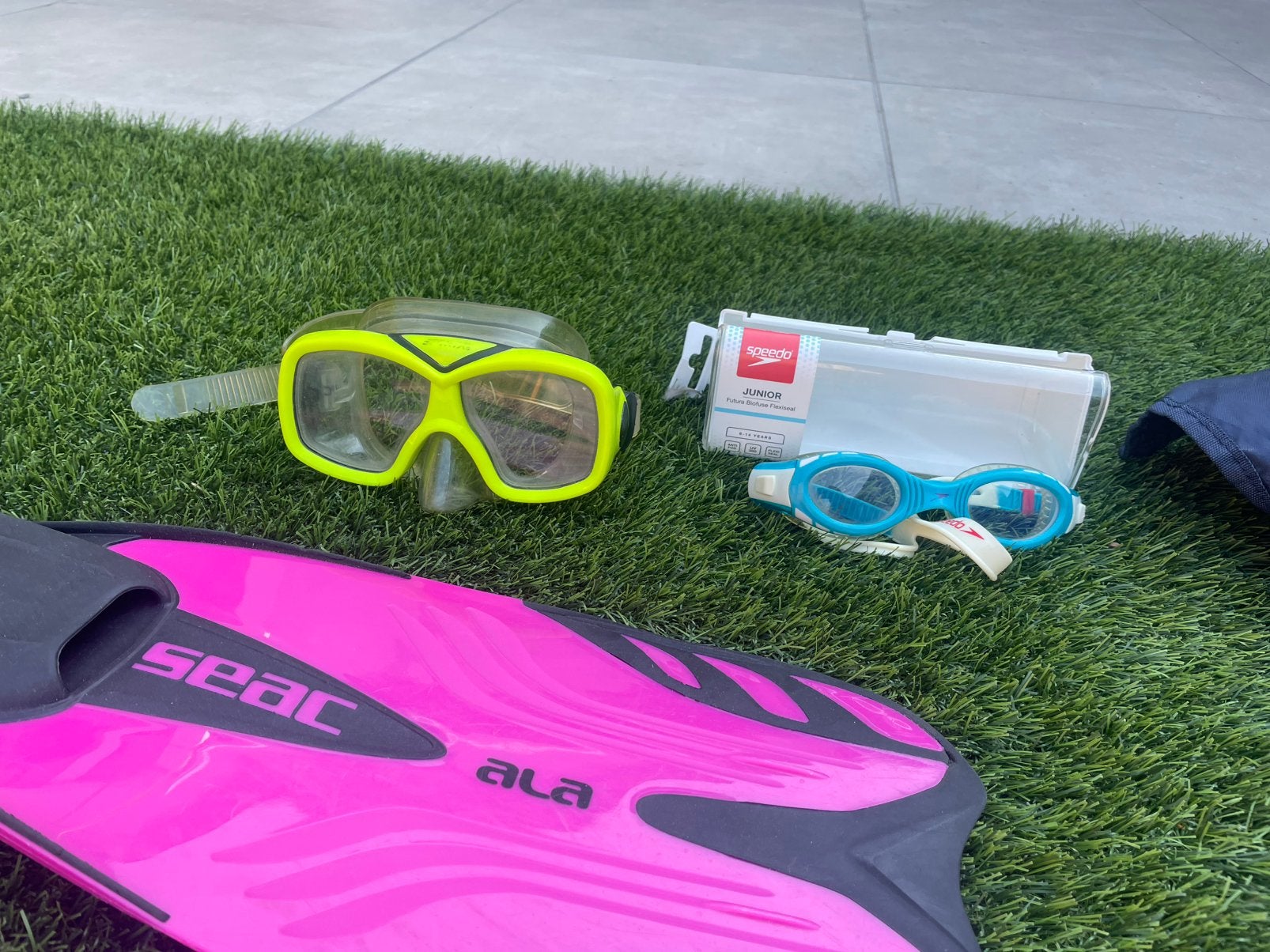 Zwemvliezen Duikbril chloorbril en opbergtas flippers, Ophalen, Zo goed als nieuw, Duikbril of Snorkel