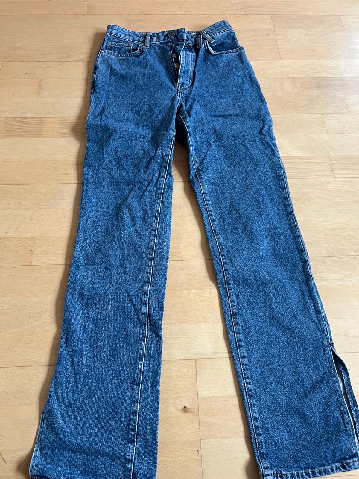 America today spijkerbroek met split maat 26, Ophalen of Verzenden, Zo goed als nieuw, Blauw, W27 (confectie 34) of kleiner