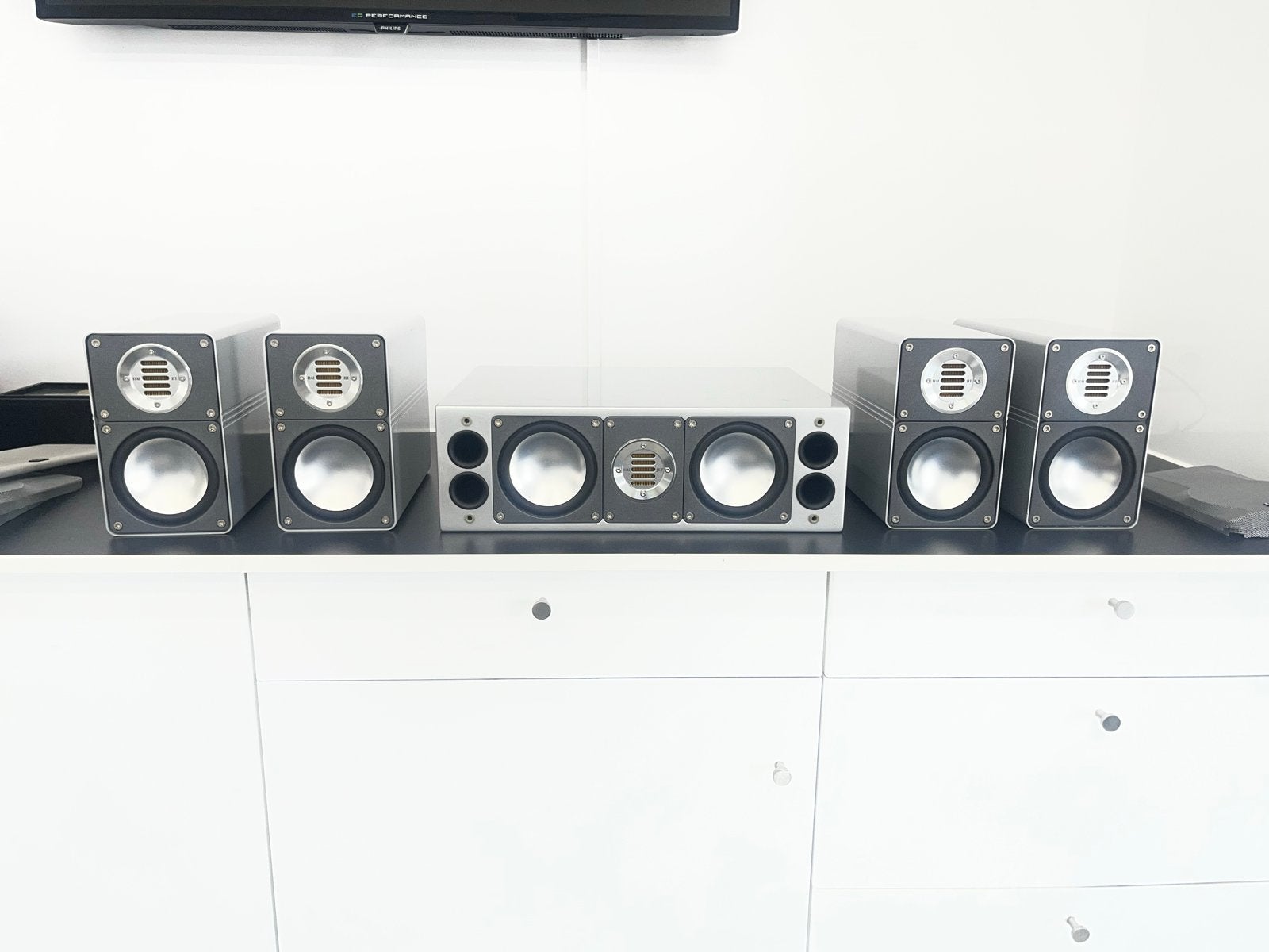 Elac Jet Surround Set: 4x 310.2 JET & 1x 200.2 JET, Gebruikt, 60 tot 120 watt, Surroundset, Geschikt voor surround/home cinema