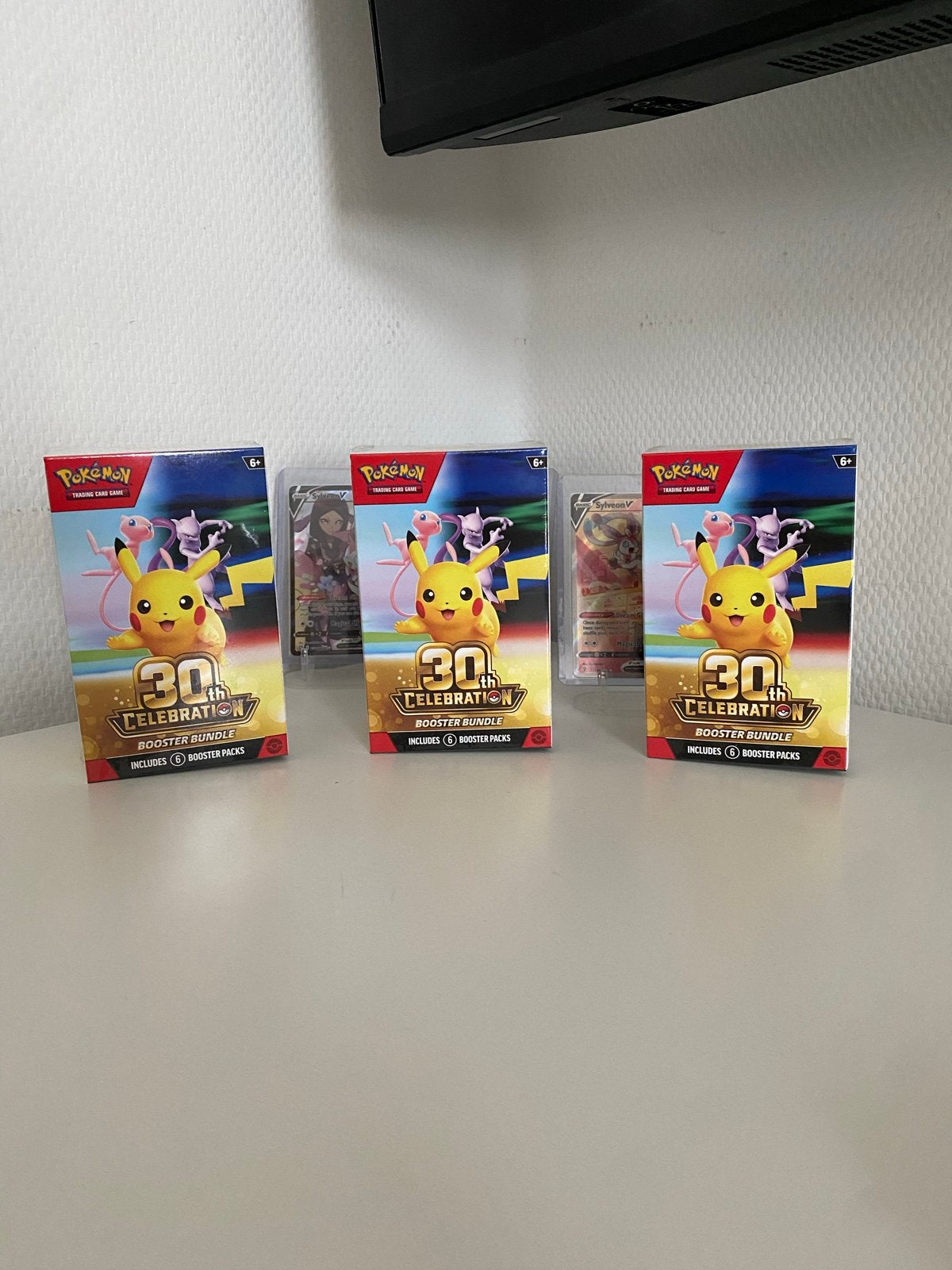 Pokémon 25th Anniversary Celebration Booster Bundles, Ophalen of Verzenden, Nieuw, Booster