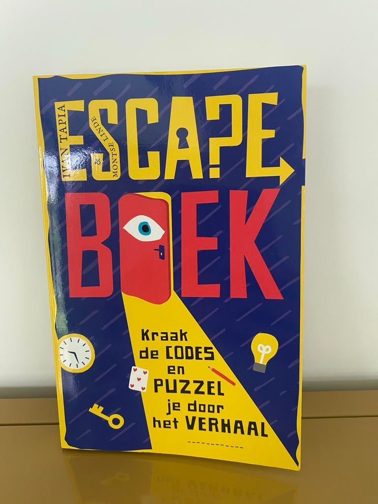 Escape Boek: Kraak de codes en puzzel je door het verhaal, Ophalen of Verzenden, Zo goed als nieuw