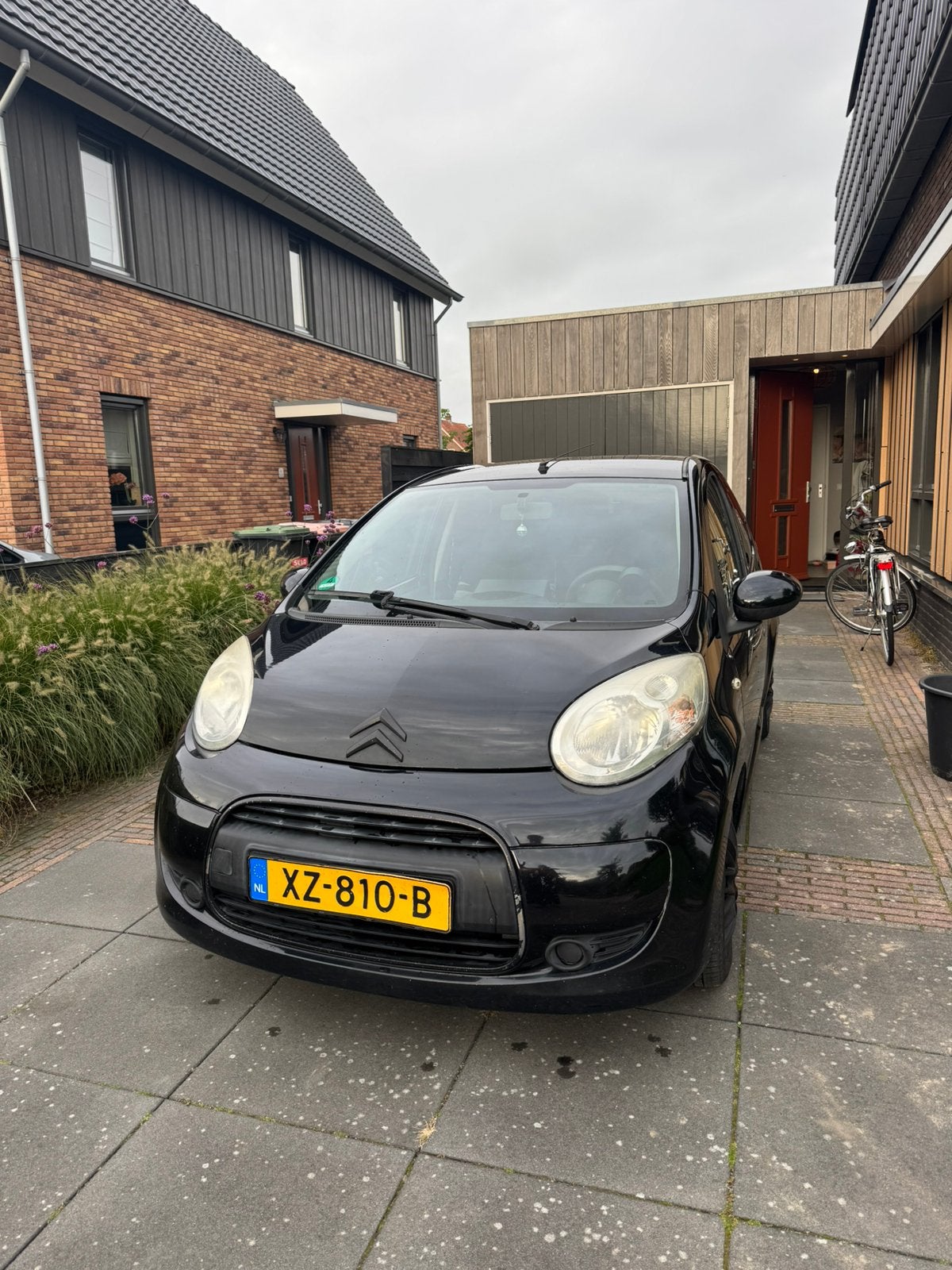 Citroën C1 1.0i 68PK 5D 2011 Zwart, Voorwielaandrijving, Bluetooth, Zwart, 4 stoelen