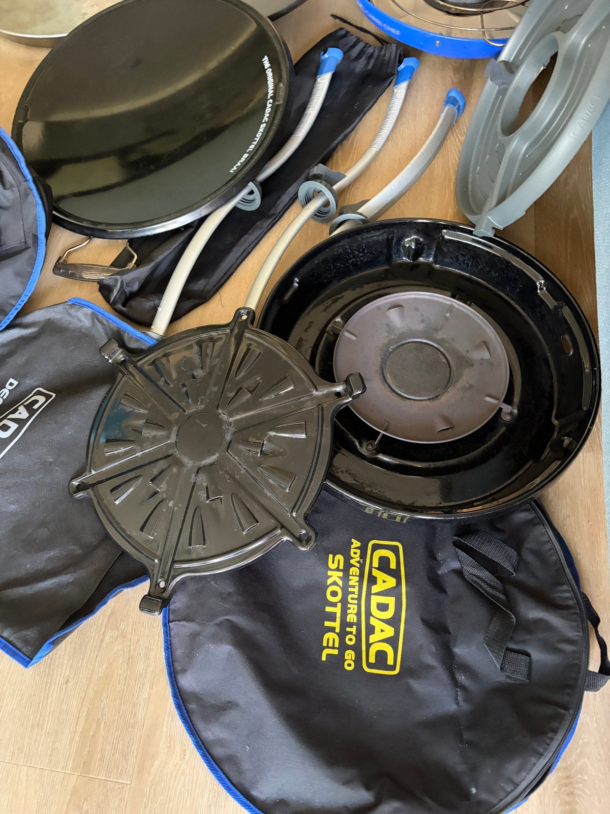 Cadac Carri Chef BBQ met bijna alle accessoires, Caravans en Kamperen, Ophalen of Verzenden, Zo goed als nieuw