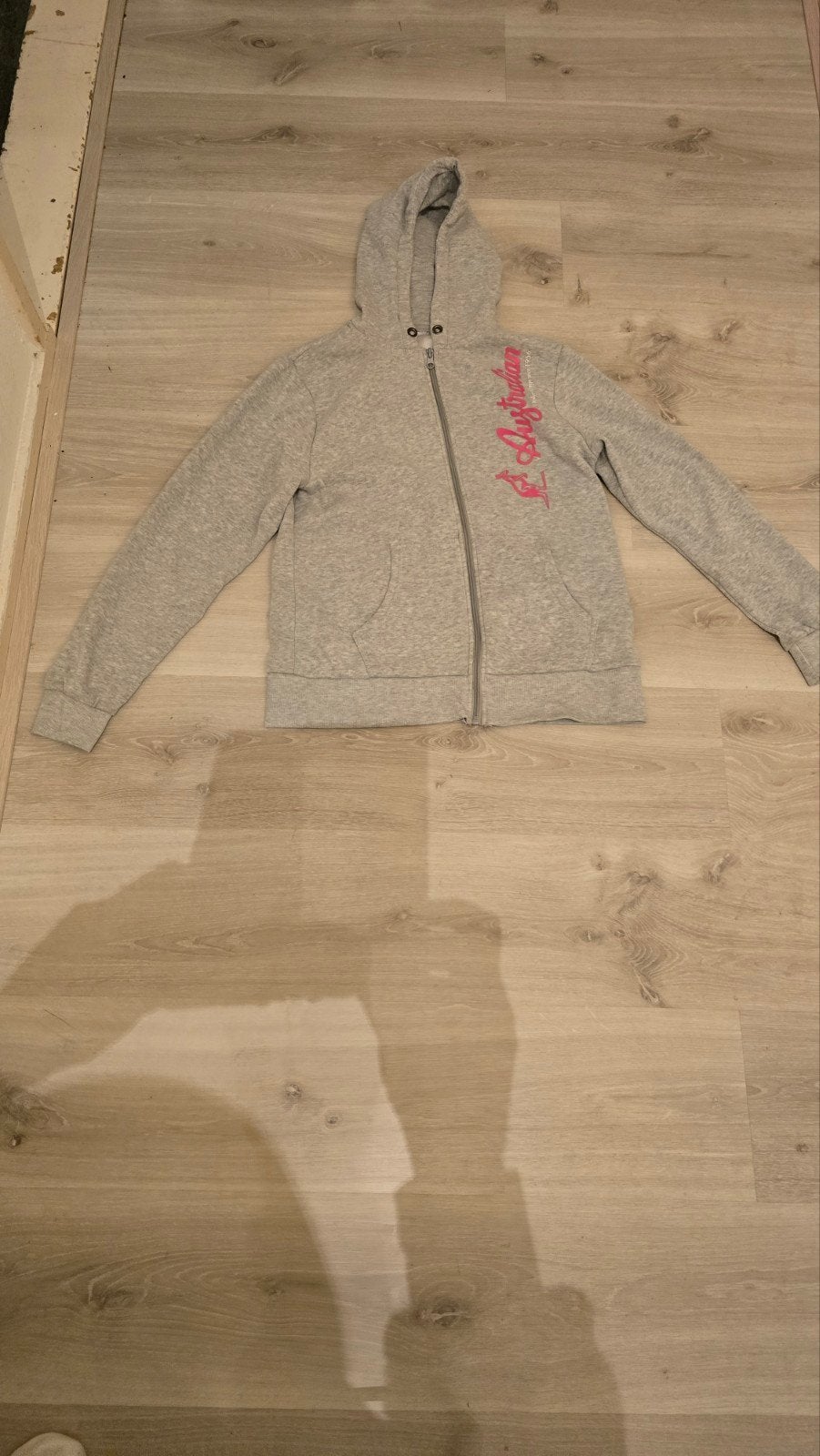 Australian hoodie met rits en kangoeroe logo  maat M, Kleding | Dames, Australian, Grijs, Gedragen, Ophalen