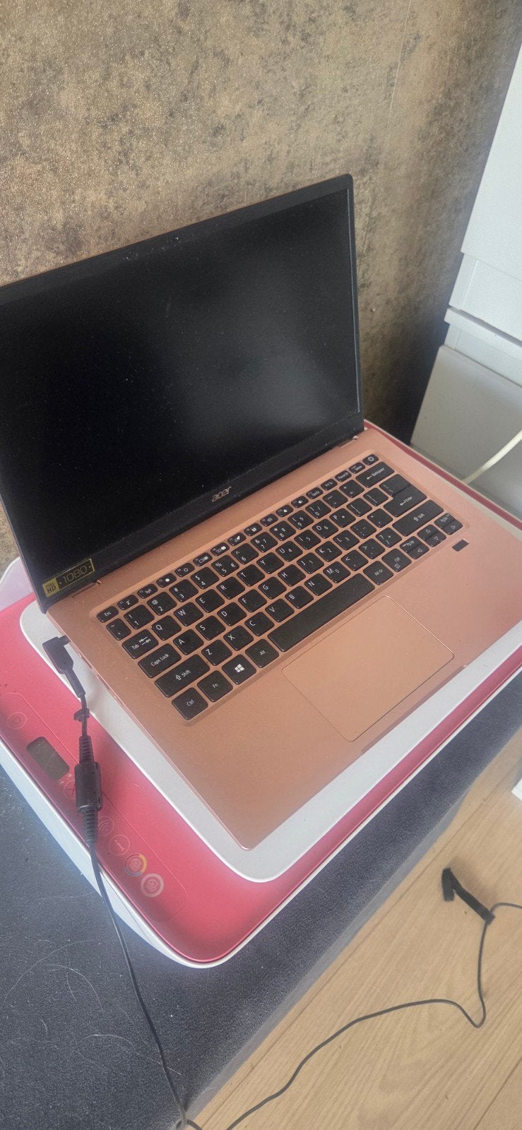 Roze Acer laptop - WiFi probleem, Ophalen, Gebruikt, 2 tot 3 Ghz, 15 inch