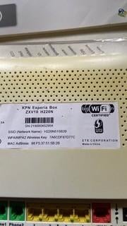KPN Experia Box ZXv10 H220N Router, Ophalen of Verzenden, Zo goed als nieuw, Router, KPN
