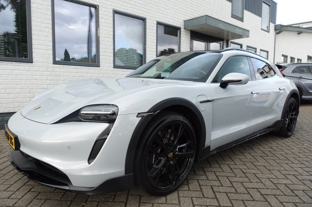 Porsche TAYCAN SPORT TURISMO 4S PERFORMANCE 84KWH Sport Turi, Auto's, 464 km, Overige modellen, 110 €/maand, 4 stoelen