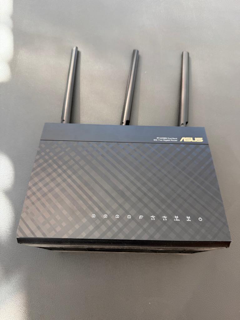 ASUS RT-AC68U Dual-Band Gigabit Router, Computers en Software, Routers en Modems, Ophalen of Verzenden, Gebruikt, Router