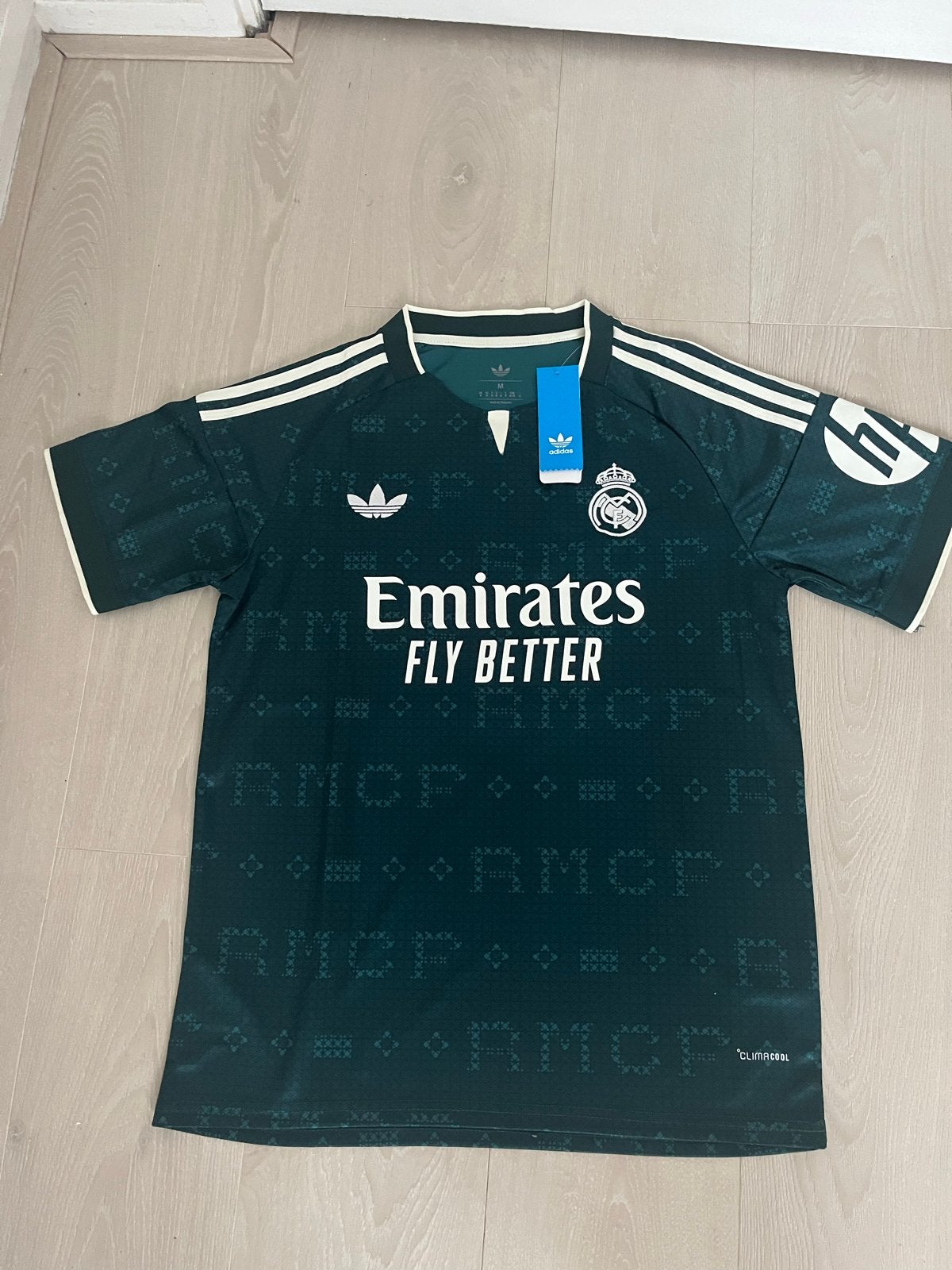 Real Madrid Thuisshirt 2026/2027 - Maat M, Sport en Fitness, Maat M, Ophalen of Verzenden, Nieuw, Shirt