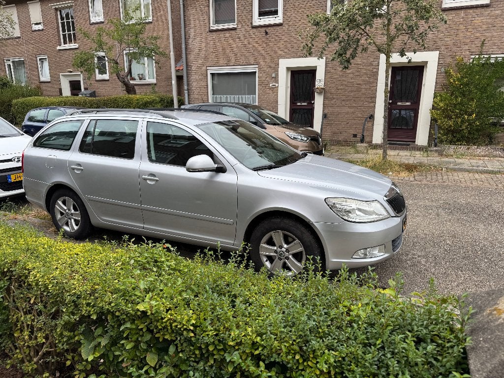 Skoda Octavia 1.4 TSI 90KW Combi 2010 Grijs, Voorwielaandrijving, 1330 kg, 600 kg, Stationwagon