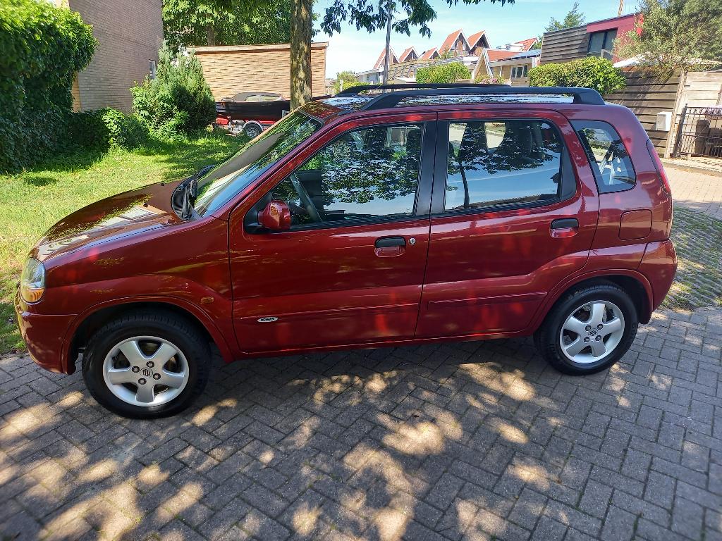 Suzuki Ignis 1.3 GL 2001 Rood, Voorwielaandrijving, 83 pk, Stof, 31 €/maand
