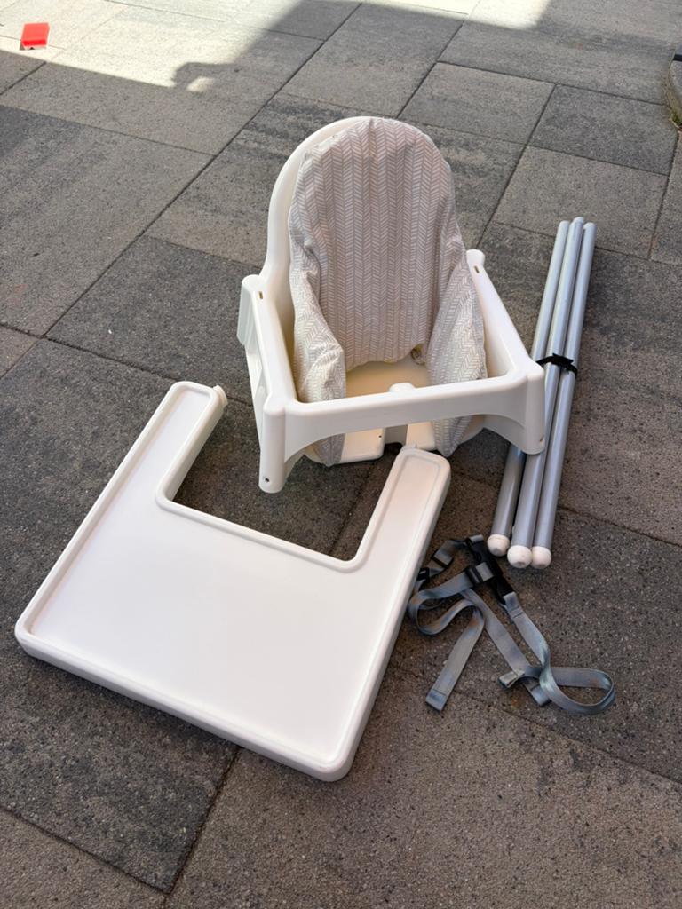 IKEA kinderstoel, met zitverkleiner en riempje, Ophalen, Zo goed als nieuw, Overige typen, Stoelverkleiner