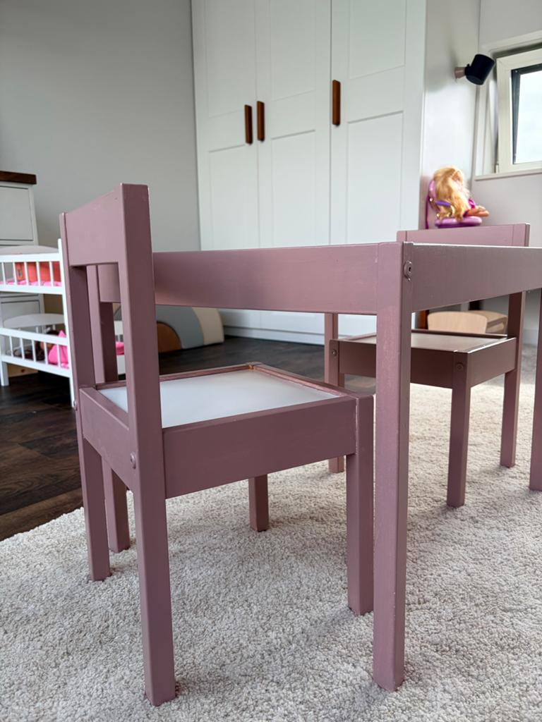 Zelf geschilderde IKEA kindertafel met stoelen, Ophalen, Zo goed als nieuw, Tafel(s) en Stoel(en)