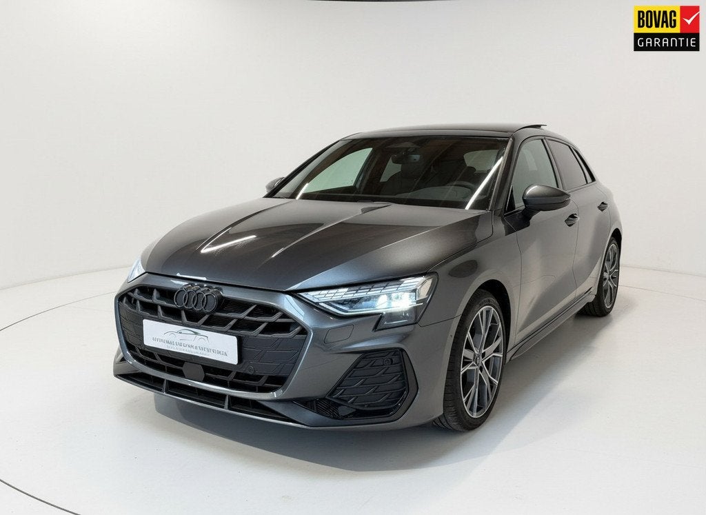 Audi A3 Sportback 35 TFSI S edition - Panorama - Sonos - Mat, 12 maanden, Zwart, 4 cilinders, Leder en Stof