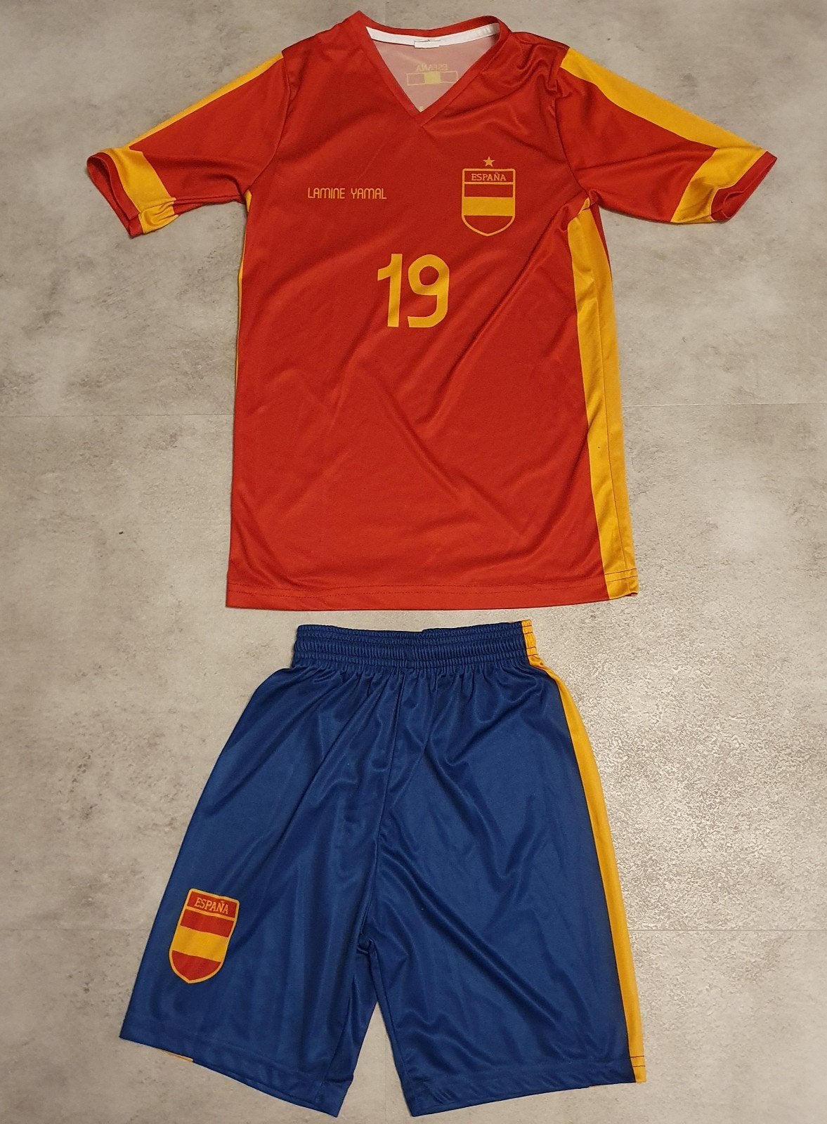 voetbal tenue Lamine Yamal maat 152, Maat XS of kleiner, Ophalen of Verzenden, Set